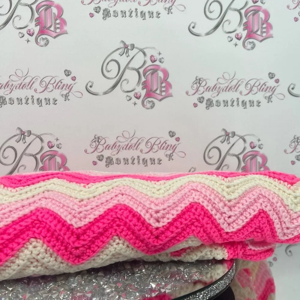 Blanket crochet stripes zig zag handmade Pink and Cream Chevron Knit Bag